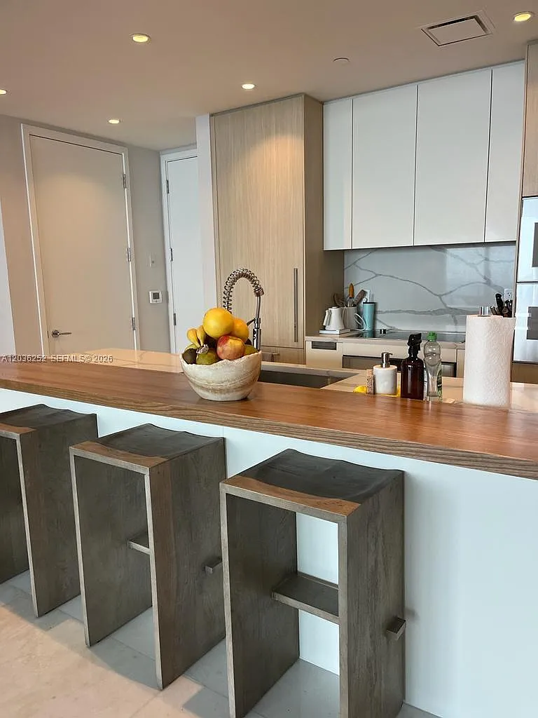 Ritz Carlton Residences — Photo 4