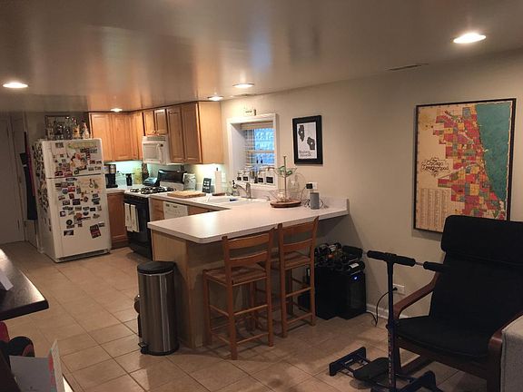 4th image of 4110 N Maplewood Ave #1