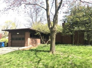 1102 Crown St, Kalamazoo, MI 49006