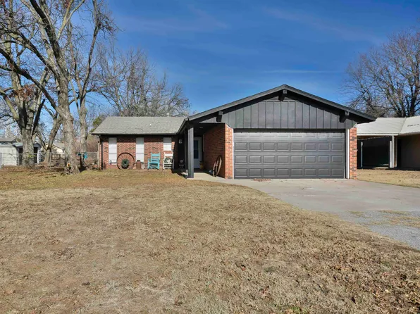 107 W Wade St, Marlow, OK 73055