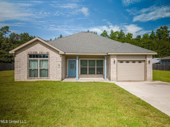 14 Colony Rd, Mc Henry, MS 39561