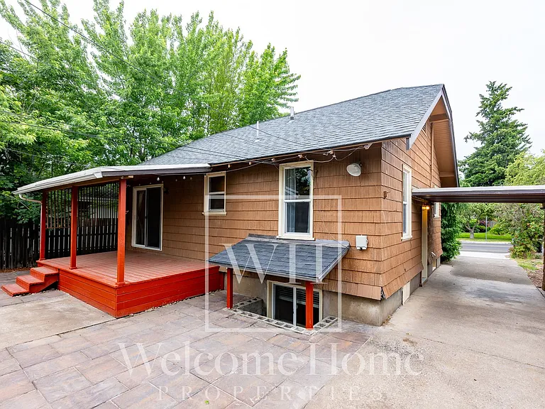 334 E Chestnut St — Photo 5