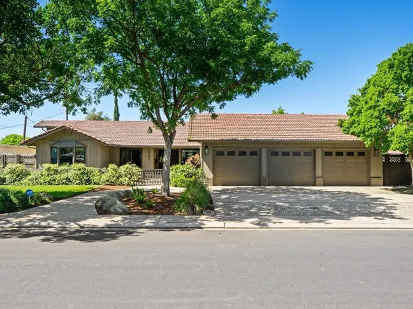 1305 Hillview Dr, Modesto, CA 95351
