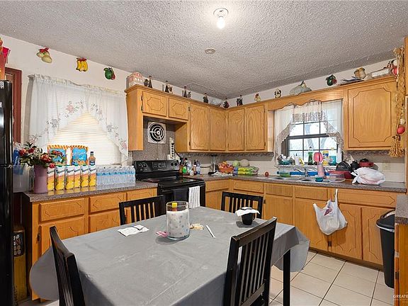 4th image of 1317 Quince Ave
