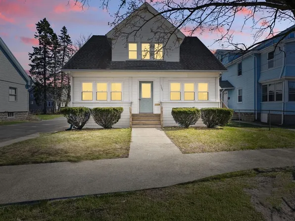 1183 Carew St, Springfield, MA 01104