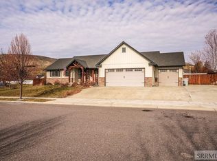 218 E Putnam Mountain Loop, Inkom, ID 83245