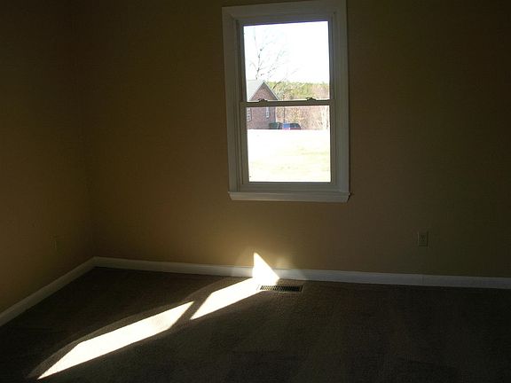 4th image of 336 Shenandoah Dr