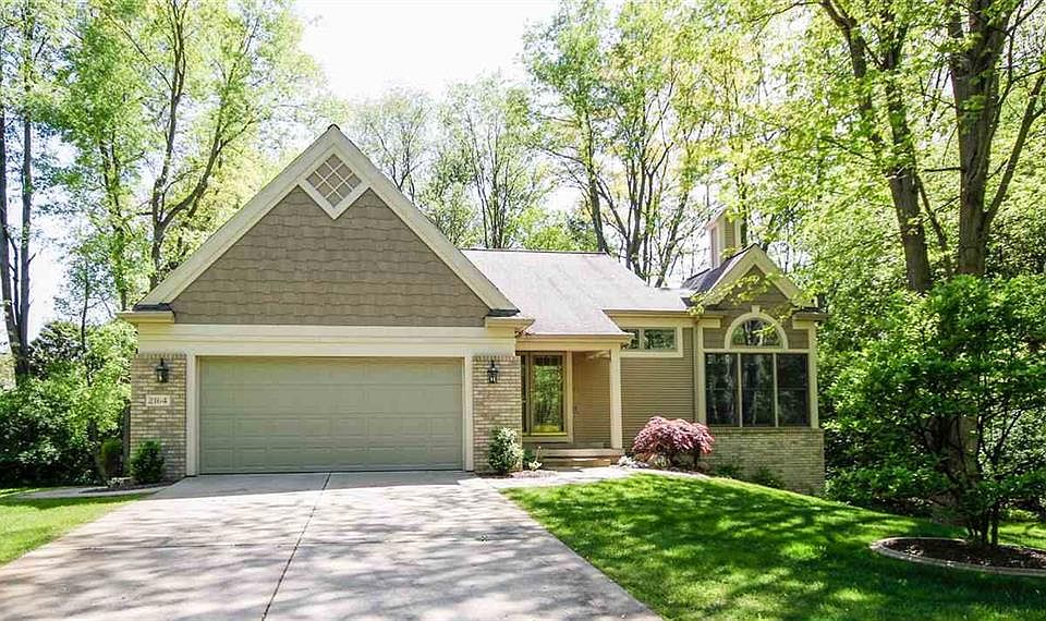 1st image of 2164 Lake Wood Dr