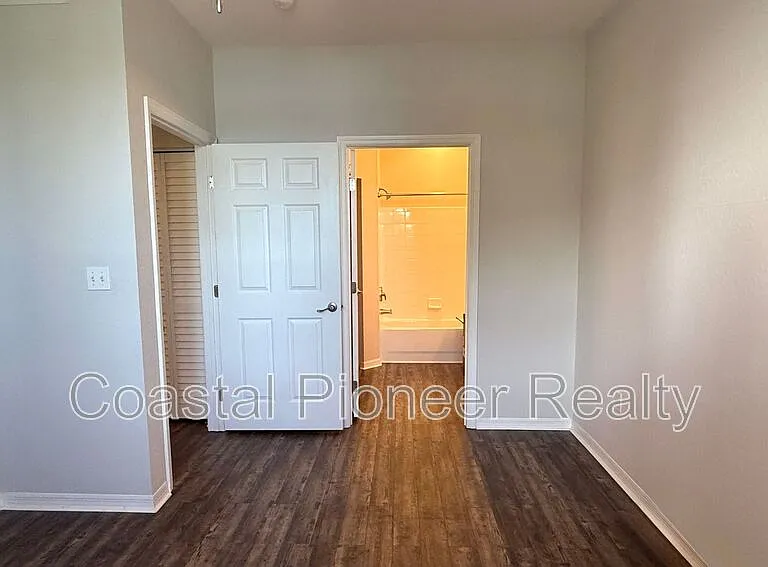 9068 Lake Chase Island Way — Photo 18