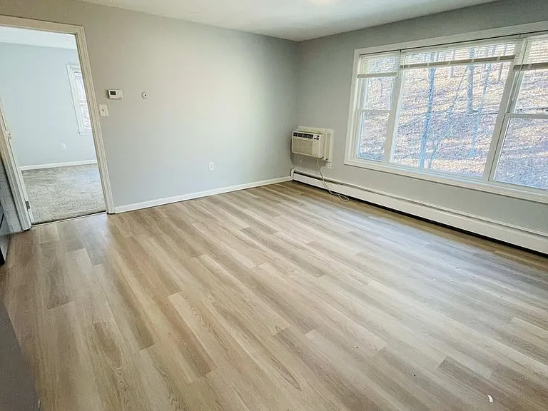 272 Worcester St — Photo 4
