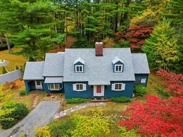 82 Hillcrest Pkwy, Winchester, MA 01890