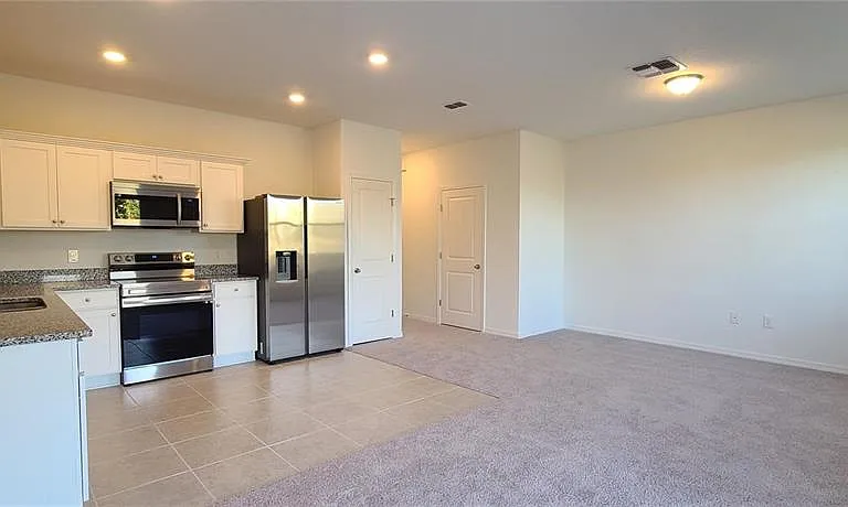 393 Madison Dr — Photo 11