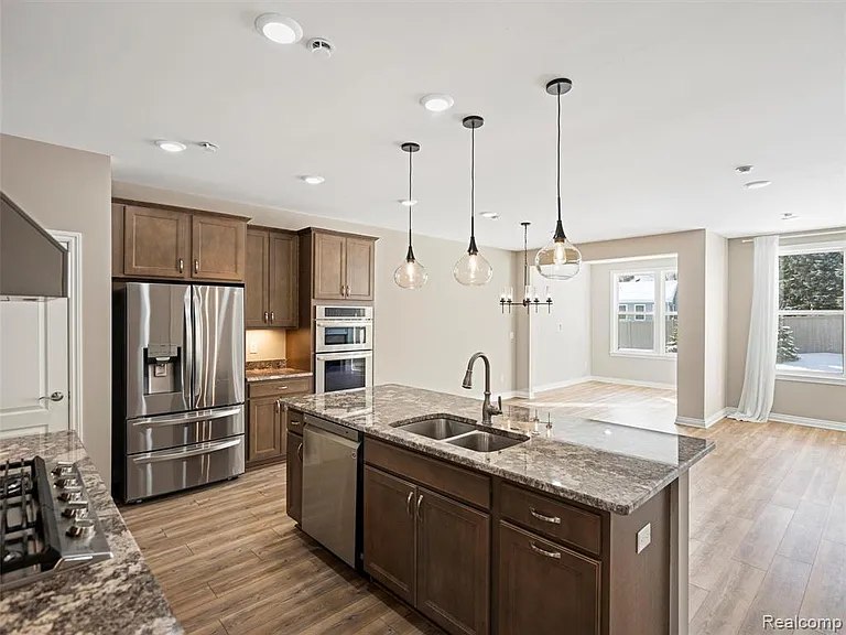 4021 Nottingham Cir — Photo 13