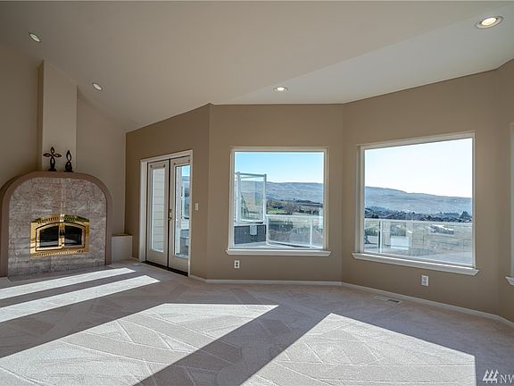 5th image of 3945 W Eaglerock Dr