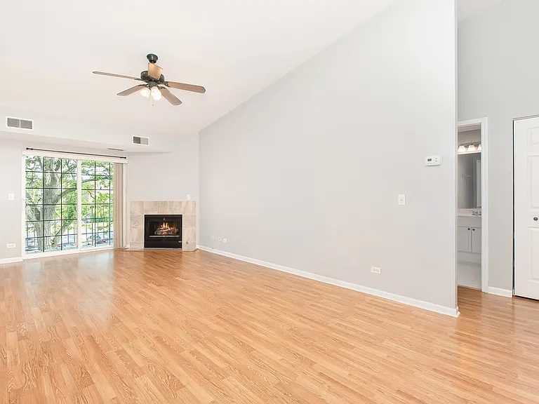 798 N Gary Ave #210 — Photo 2