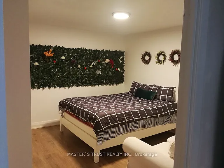 8 Wellesley St E #1001 — Photo 3