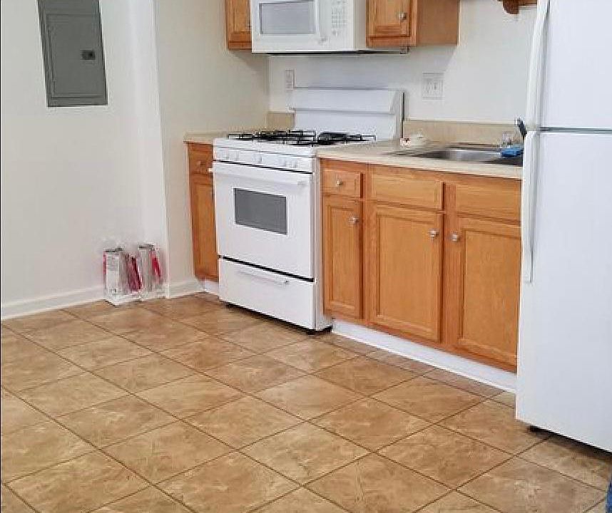 2nd image of 328330328 Washington St #1