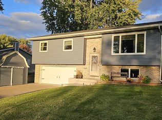 1165 Skyview Dr, Lancaster, WI 53813