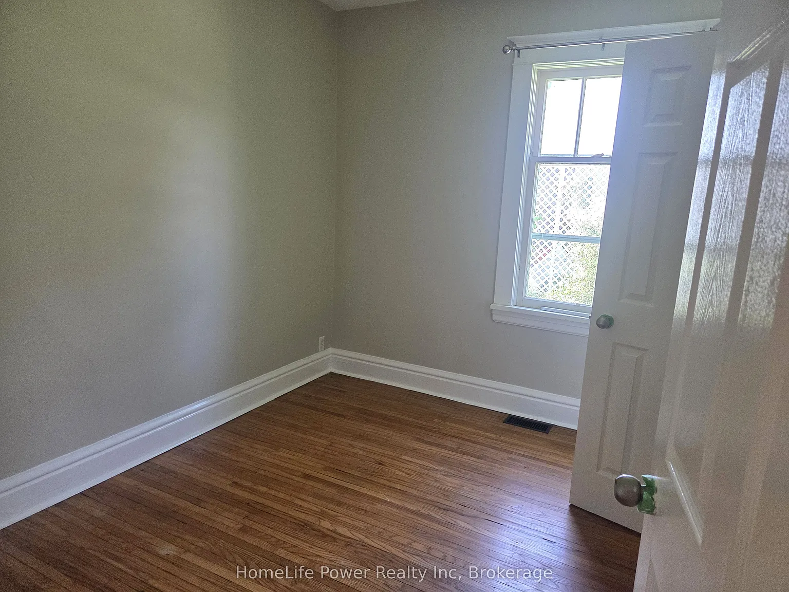 3 bed, $800 — Photo 4