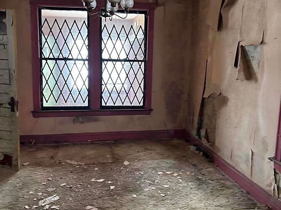 2nd image of 7007 S Ada St