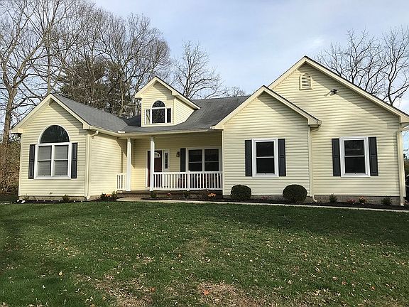 4th image of 414 Lawndale Ct