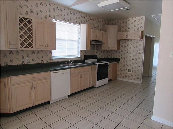 4th image of 4805-4807 Evangeline St