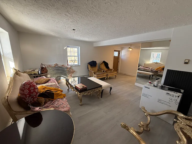 2357 Linwood Ave #G — Photo 2