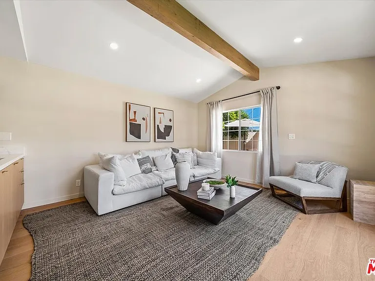 14537 Hesby St — Photo 33