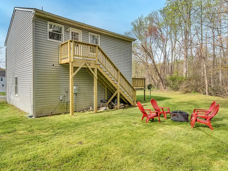 19 Limox Ln #B — Photo 31