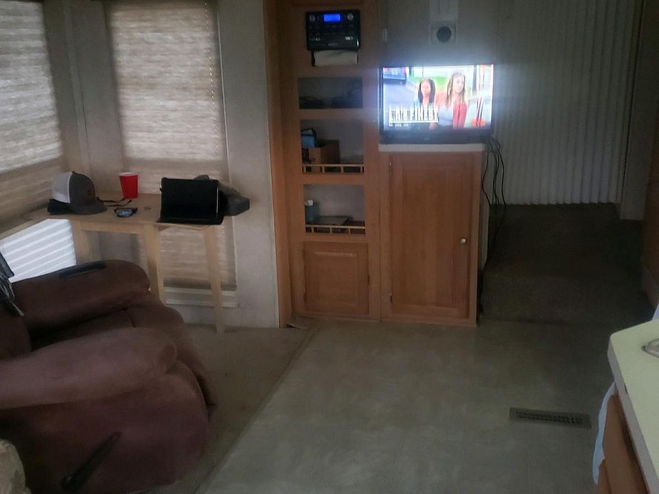 2nd image of 13809 S Park Dr