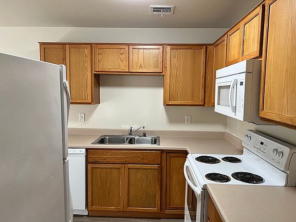 4th image of 835 Sunny Ln Unit C