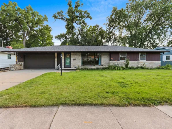 1824 Fiesta Ln, Green Bay, WI 54302
