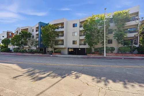 1037 N Vista St #206 Photo 1