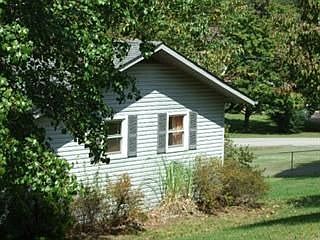 5th image of 1828 Oak Hill Dr