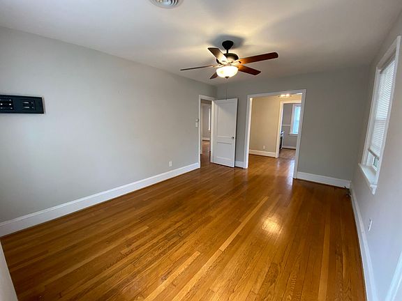3rd image of 3856 Brook Rd APT B