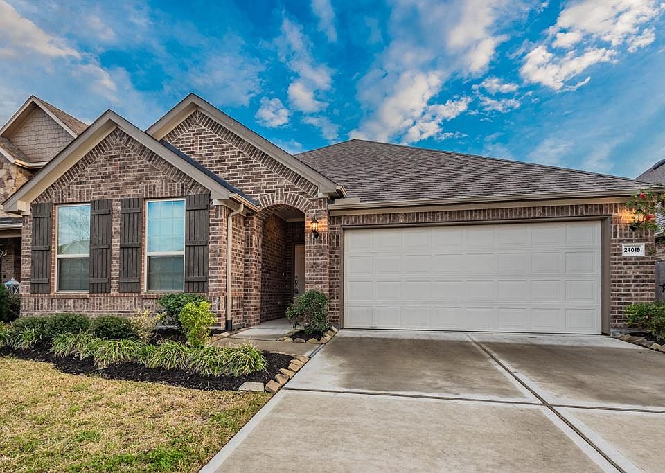 1st image of 24019 Kingdom Isle Ln