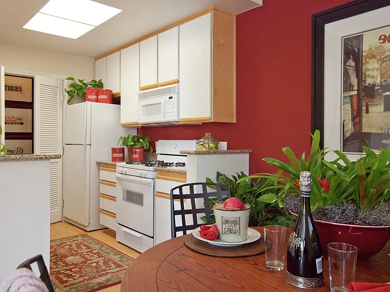 The Hamptons Apartment Homes — Photo 27