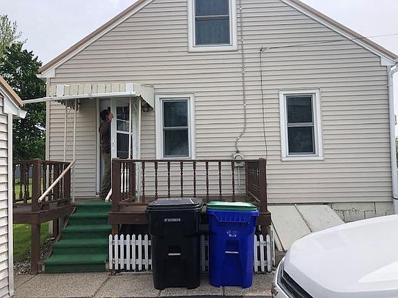 Side door entrance to home