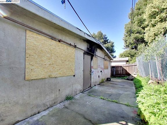 5th image of 5484 Bancroft Ave