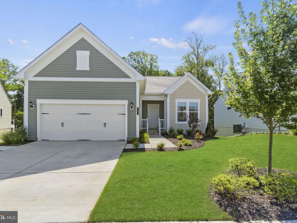 1st image of 15 Sanibel Dr