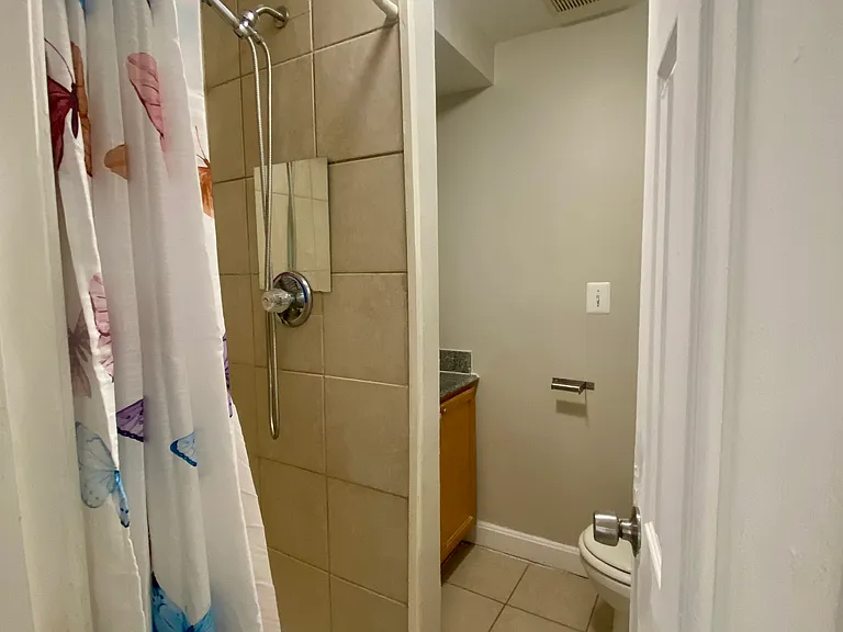 32 Hinckley St #1 — Photo 11