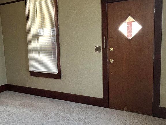 3rd image of 203 Maple St