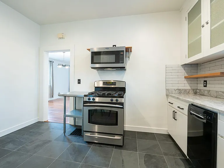 756 S Glendale St — Photo 12