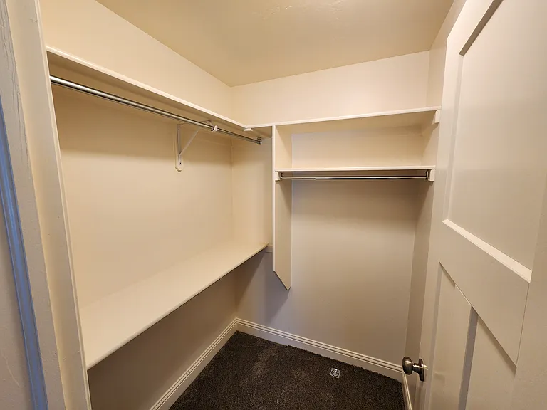 3894 E Chalet Dr — Photo 16