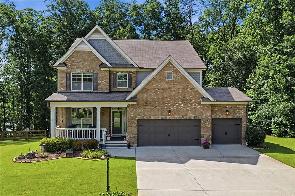 5 bed, 4.0 bath, 4511 sqft, $3,500 — Photo 1