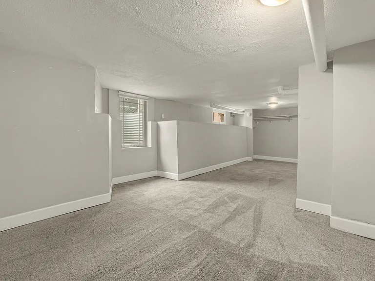 202 N Hooker St — Photo 25