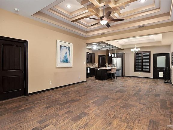4th image of 4404 Zinnia Ave