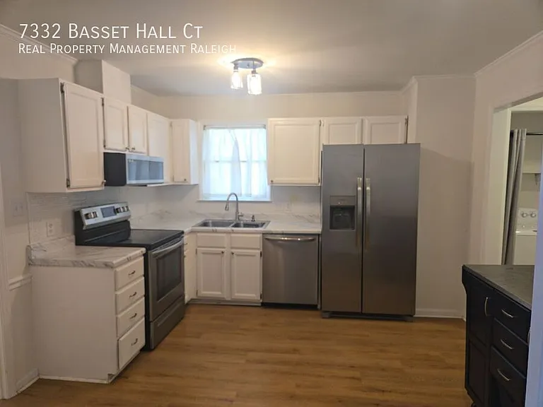 7332 Bassett Hall Ct — Photo 2