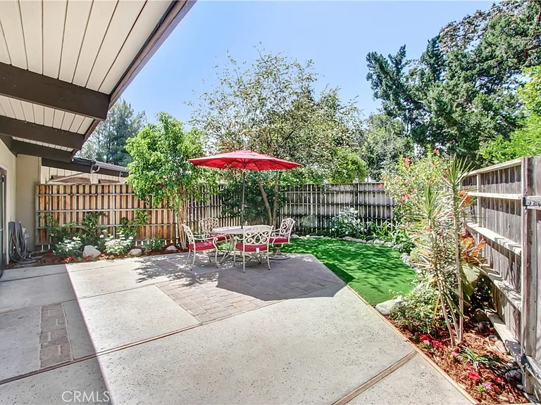 10446 Alta Loma Dr — Photo 11
