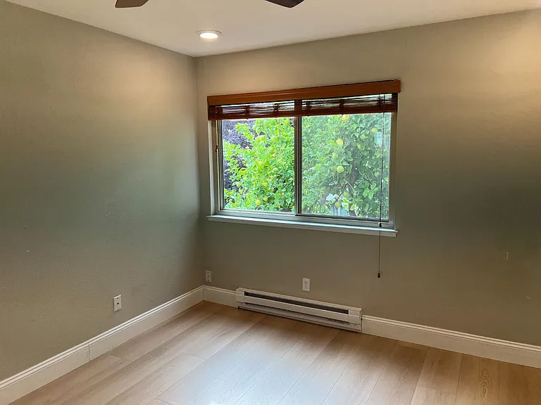 2598 Knightsbridge Ln — Photo 13